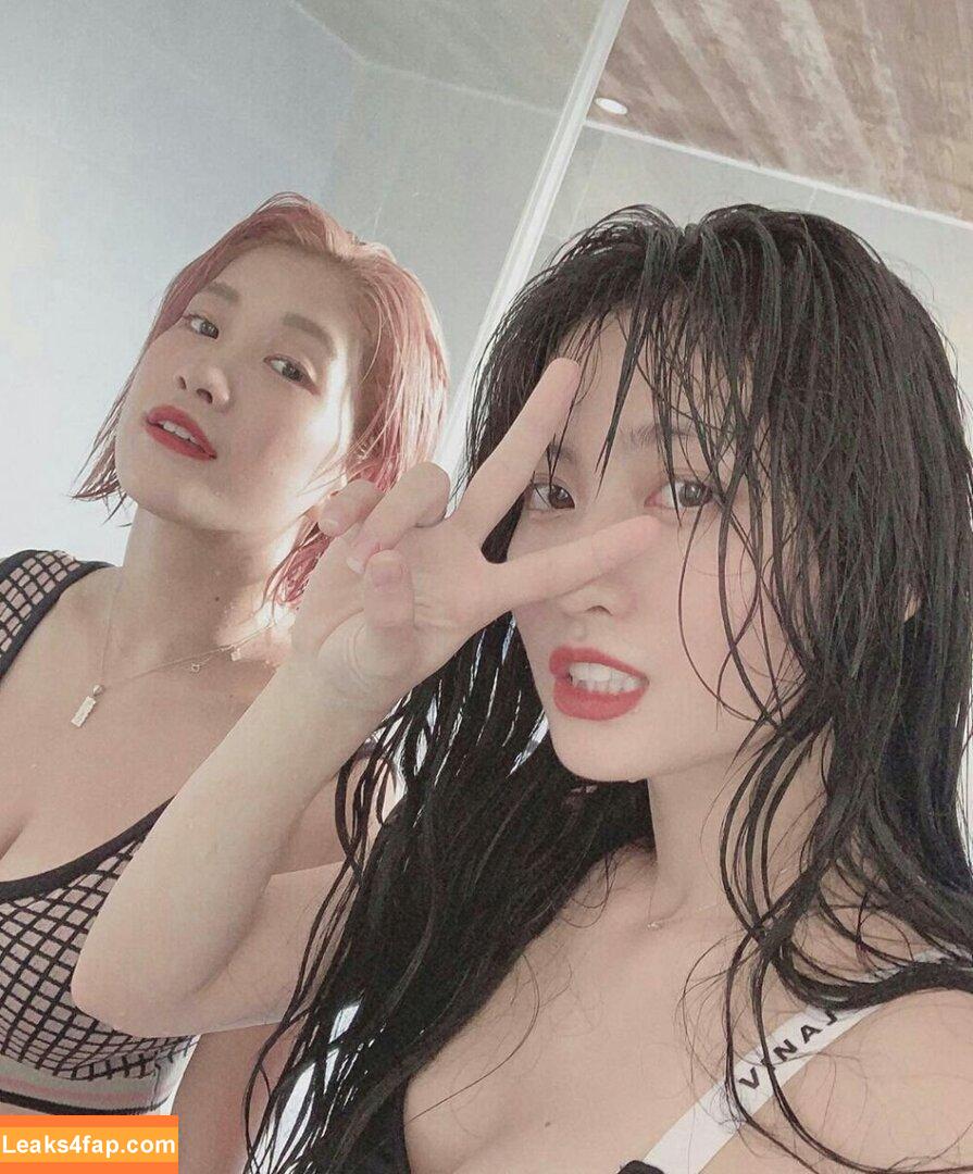Twice Momo /  leaked photo photo #0003
