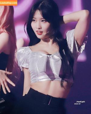 Twice Momo photo #0010