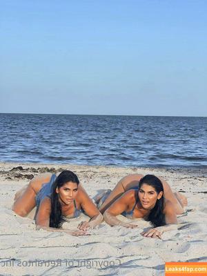 Twins Mailyn & Mailen Fernandez photo #0044