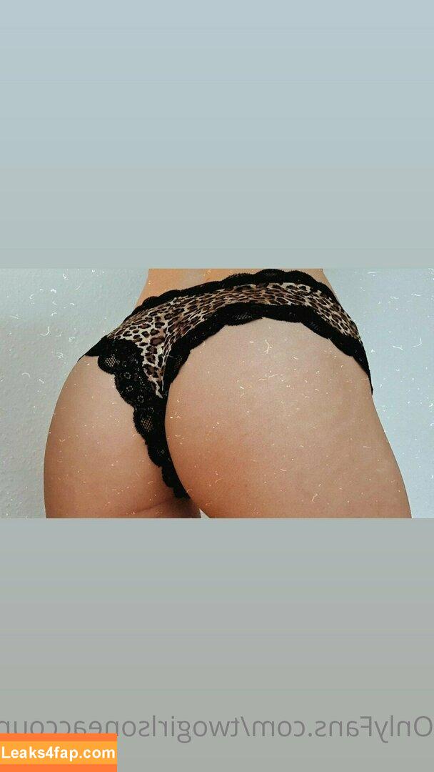 twogirlsoneaccount98 / sophiesierra98 leaked photo photo #0009