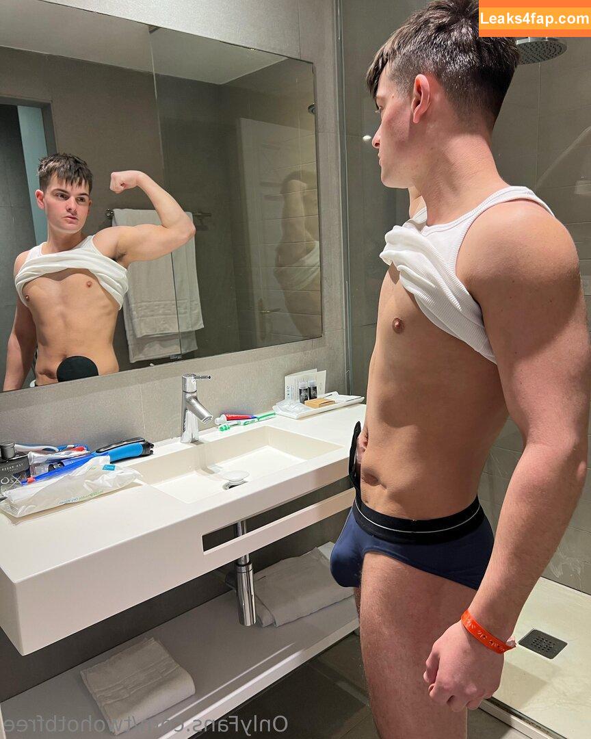 twohotbfree / twothreeshotit leaked photo photo #0032