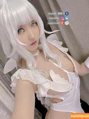 Twoyun photo #0385