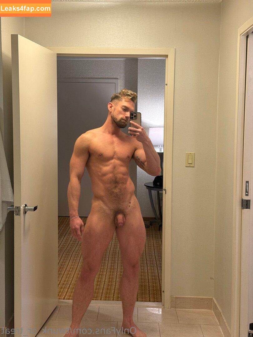 twunk_or_treat / nickdnev leaked photo photo #0016