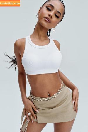 Tyla photo #0125