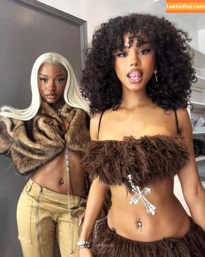 Tyla photo #0210