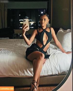 Tyla photo #0222