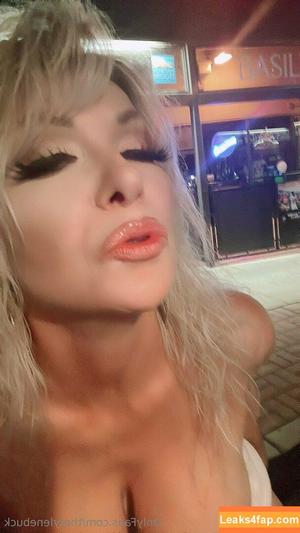 Tylene Buck photo #1649