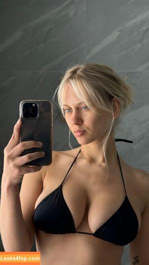 Tyler Bella Davis photo #0012