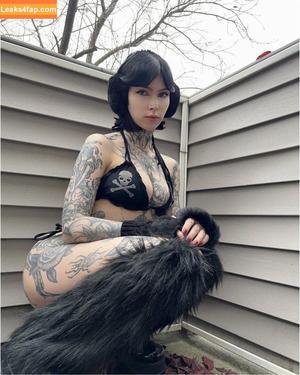 Tyniquewebster photo #0054