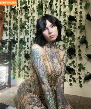 Tyniquewebster photo #0058