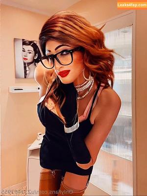 u233463955 photo #0044