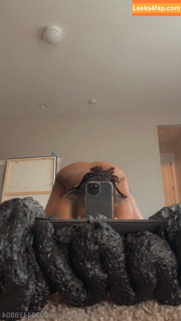 u284428804 / snuggle_asmr leaked photo photo #0043