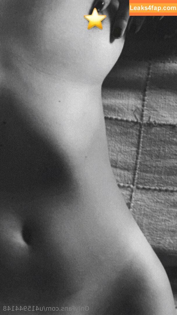 u415944148 /  leaked photo photo #0003