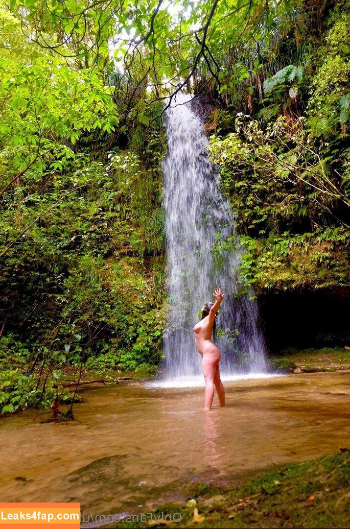 uhotwifepriya / nymphohotwife_priyarohan leaked photo photo #0002