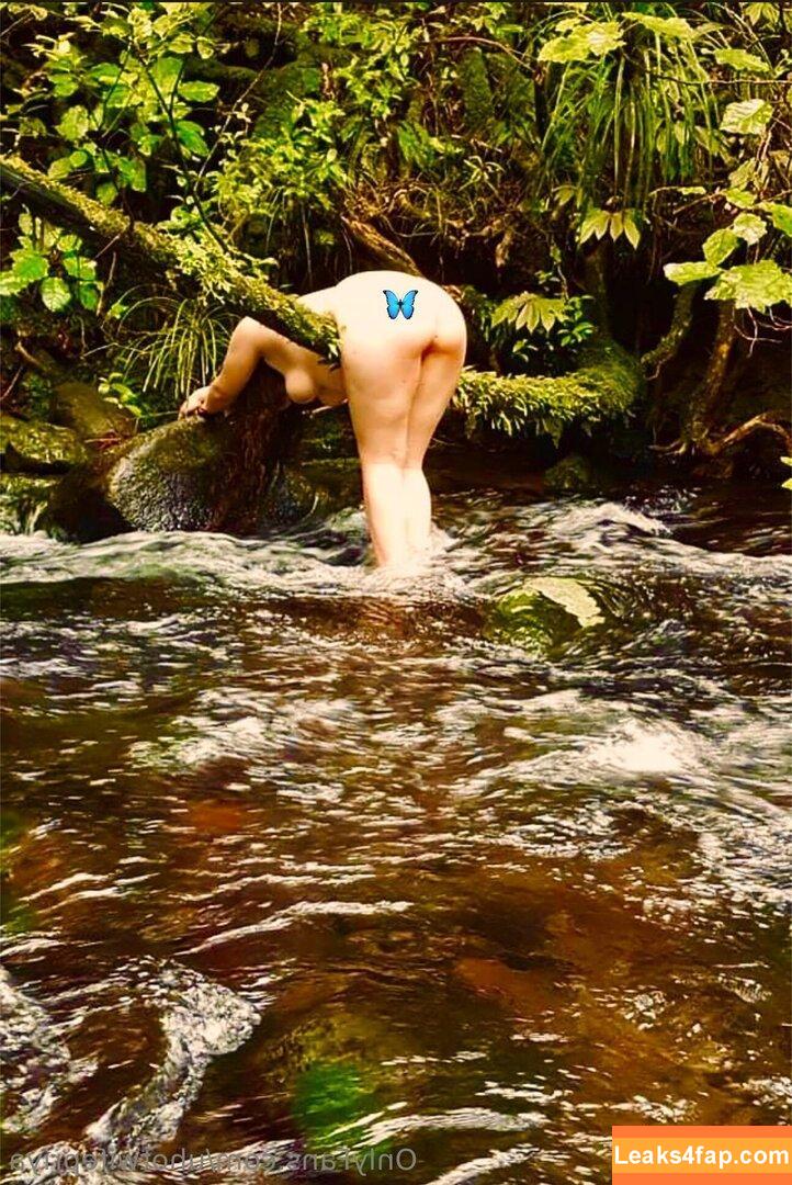 uhotwifepriya / nymphohotwife_priyarohan leaked photo photo #0004