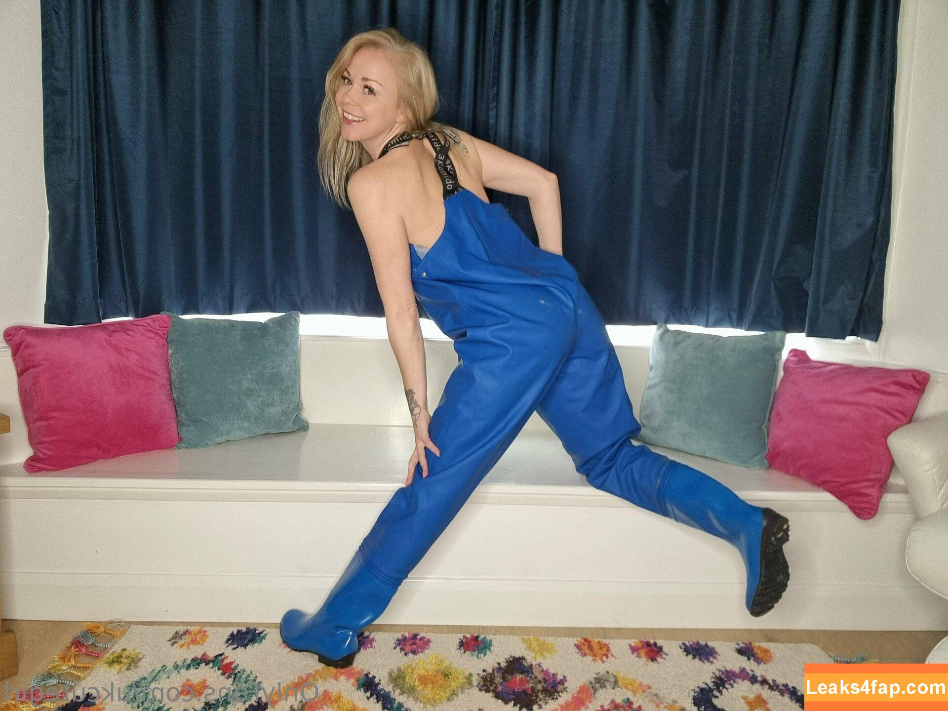 ukcutegirl / ukcutegirllucy leaked photo photo #0163