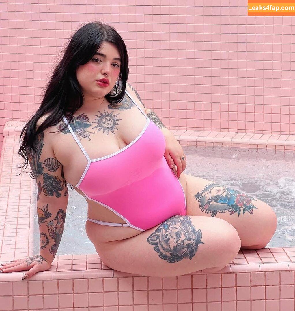 Ultramoon / Camila Larroyd слитое фото фото #0001