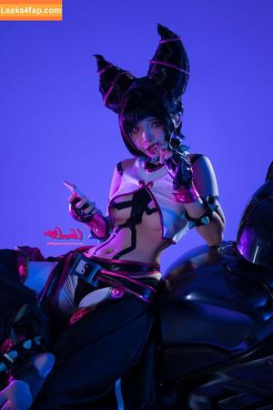 Umeko J. photo #0656