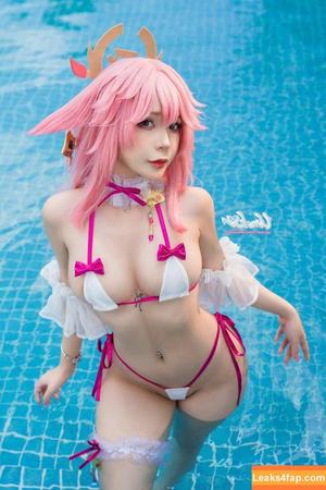 Umeko J. photo #0757