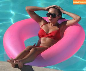 Una Healy photo #0156