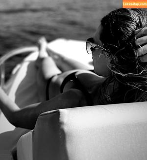 Una Healy photo #0300