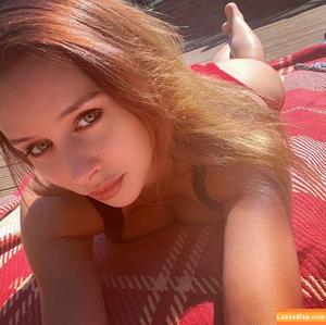 Una Healy photo #0336