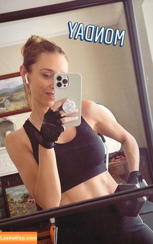 Una Healy photo #0421