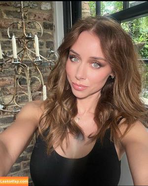 Una Healy photo #0452