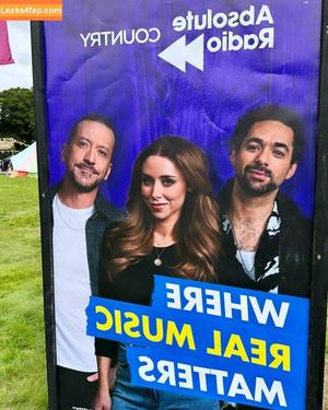 Una Healy photo #0477