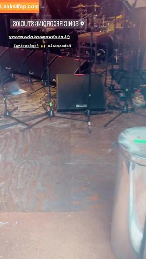 Una Healy photo #0483