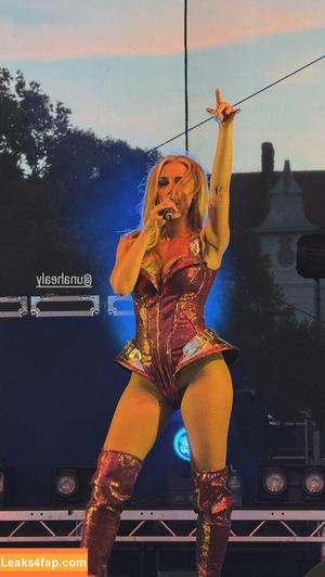 Una Healy photo #1041