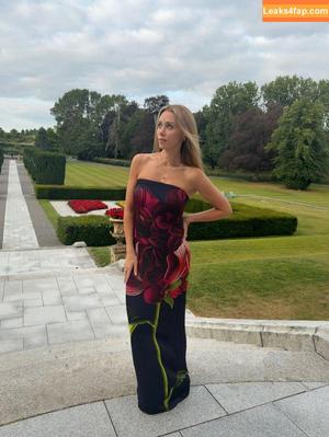 Una Healy photo #1043