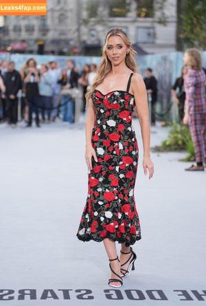 Una Healy photo #1050