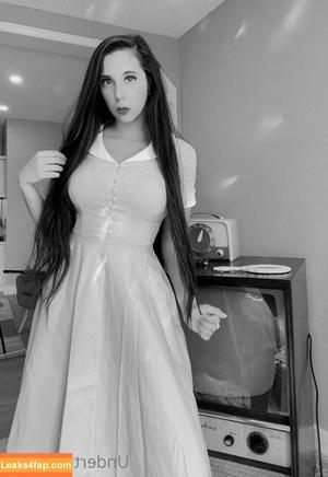 underthescrubs photo #0034