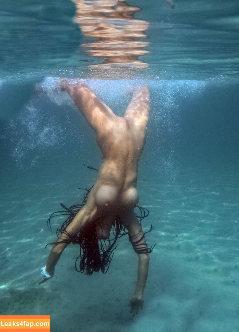 Underwater Tori /  leaked photo photo #0003