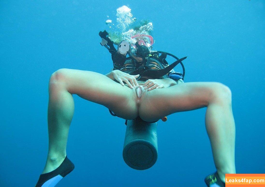 Underwater Tori /  leaked photo photo #0016