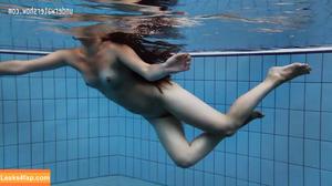 Underwater Tori photo #0013