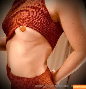 undressing_room photo #0025