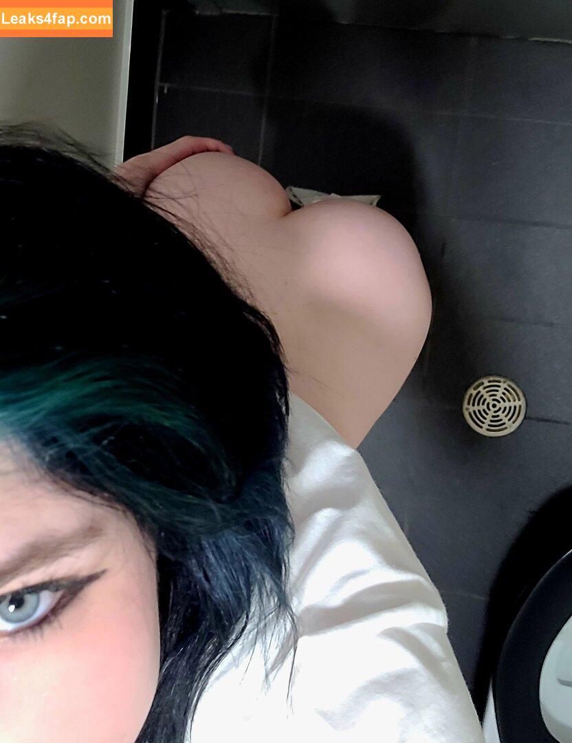 unh0lyvixen_18 / honeylesliee leaked photo photo #0056