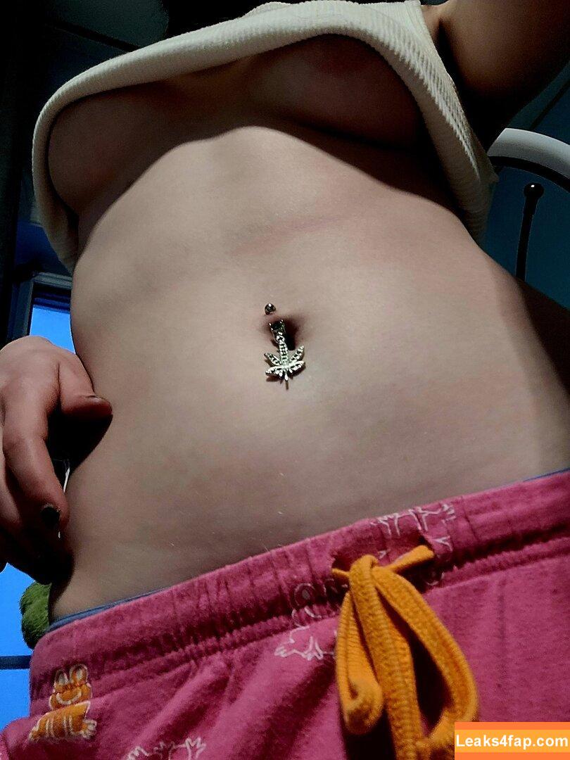 unh0lyvixen_18 / honeylesliee leaked photo photo #0058