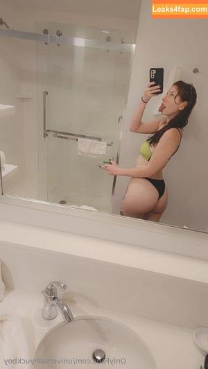 universalhyuckboy photo #0027