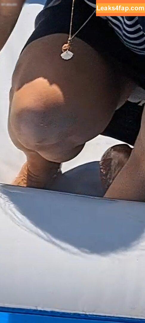 Upskirt - Candids /  leaked photo photo #0032