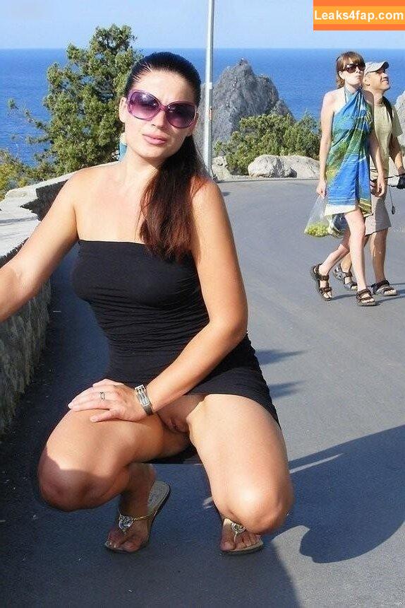 Upskirt - Candids /  слитое фото фото #0129