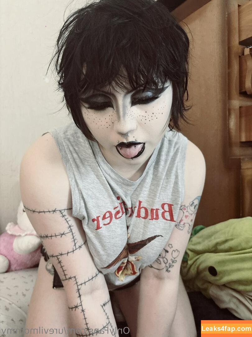 urevilmommy / urevilm0mmy leaked photo photo #0054