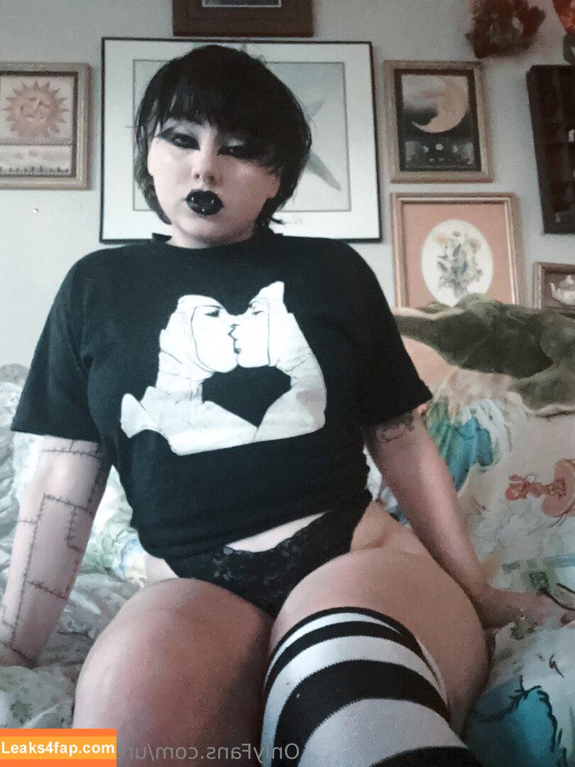 urevilmommy / urevilm0mmy leaked photo photo #0057