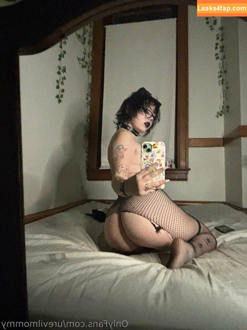 urevilmommy / urevilm0mmy leaked photo photo #0060