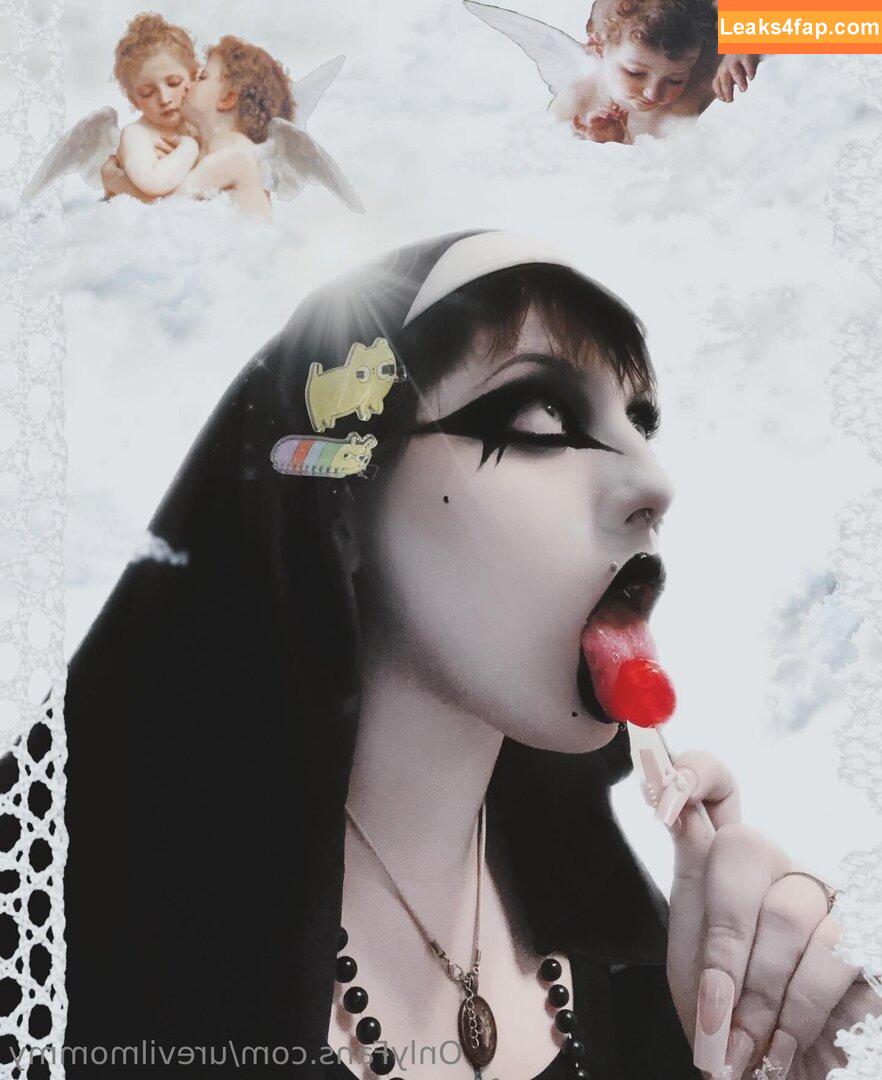 urevilmommy / urevilm0mmy leaked photo photo #0064