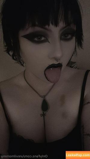 urevilmommy photo #0041