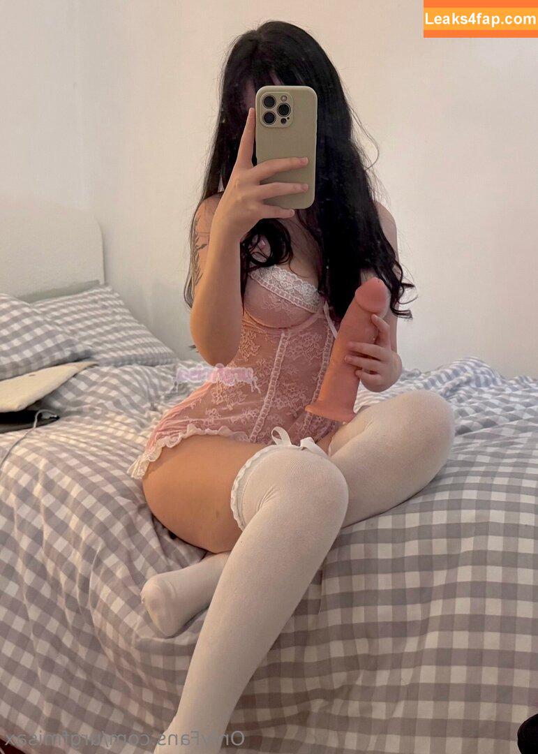 urgfmisax / urgfmilki leaked photo photo #0035