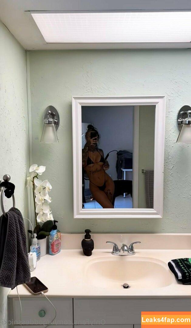 Urgoddessnicki / Ayeohqueenbitch / Ayeohqueennicki / GoddessNicki666 / ayeohqueennickipt2 / wetbynick leaked photo photo #0057